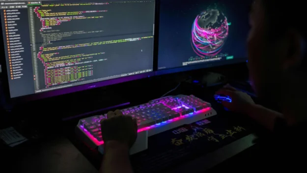 220228105352-hackers